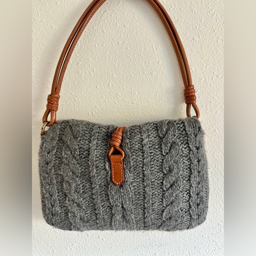 ππ SOLD ππCashmere Knit Bag V LOGO in Crystals sold on another platform - Picture 5 of 14